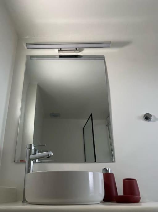 Cozy, Spacious, Newly Renovated Flat In Adamas Adamantas (Milos) Exterior foto